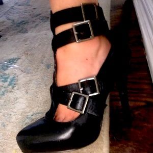Really nice Steve Madden Heels